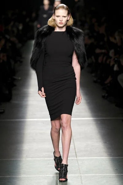 Look 14